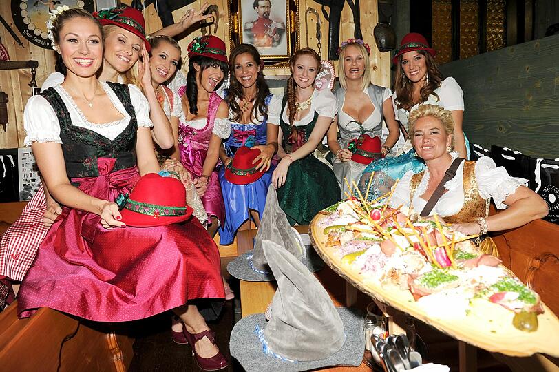 Ruth Moschner, Natascha Grün, Verena Kerth, Mariella Ahrens, Karen Webb, Barbara Meier, Monica Ivancan, Simone Ballack , Claudia Effenberg