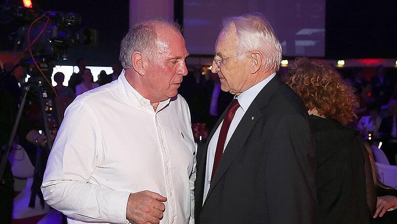 Seit Jahren gut miteinander befreundet: Uli Hoeneß (l.) und Edmund Stoiber. Seit Jahren gut miteinander befreundet: Uli Hoeneß (l.) und Edmund Stoiber.