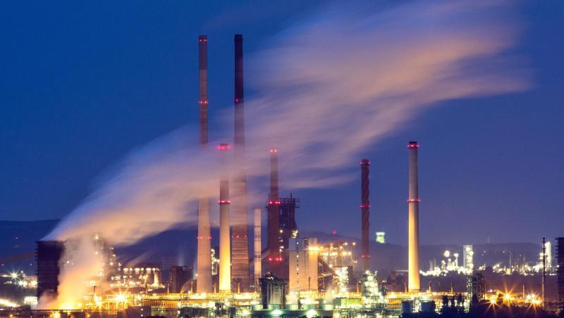Thyssenkrupp will die Hüttengase aus der Stahlproduktion durch Umwandlung in Methanol und Ammoniak als Rohstoff für die chemische Industrie nutzbar machen. Thyssenkrupp will die Hüttengase aus der Stahlproduktion durch Umwandlung in Methanol und Ammoniak als Rohstoff für die chemische Industrie nutzbar machen.