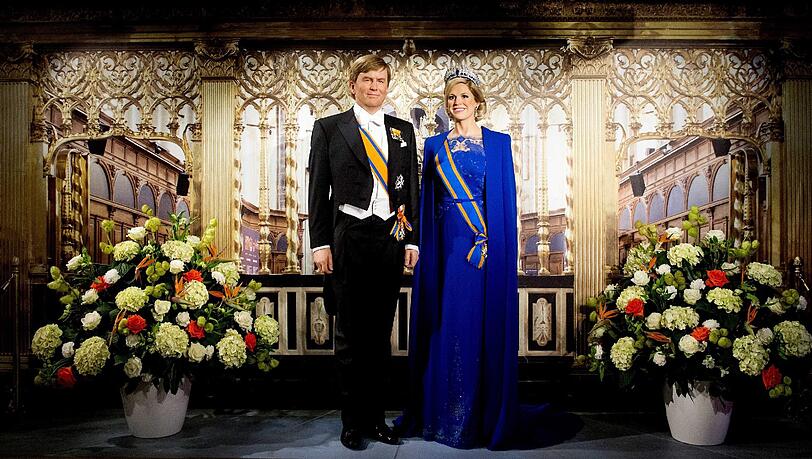 Madame Tussauds in Amsterdam wird zum Palast: Die königlichen Wachsfiguren werden selbstverständlich im passenden Ambiente ausgestellt. Madame Tussauds in Amsterdam wird zum Palast: Die königlichen Wachsfiguren werden selbstverständlich im passenden Ambiente ausgestellt.