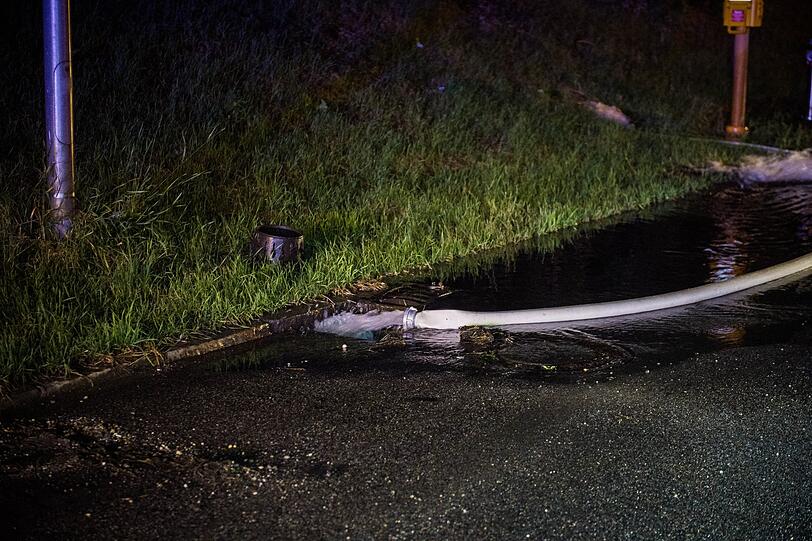 Überflutete Keller und Straßen. Nordbayern wurde vom Unwetter hart getroffen - die Bilder.