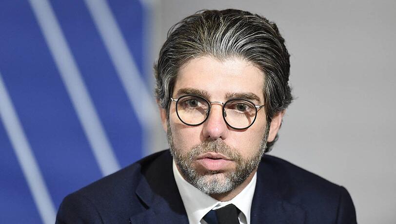 Zurück an der Rhone: Olympique-Legende Juninho, früher bekannt durch seine brillanten Freistöße, ist jetzt Sportdirektor in Lyon. Zurück an der Rhone: Olympique-Legende Juninho, früher bekannt durch seine brillanten Freistöße, ist jetzt Sportdirektor in Lyon.
