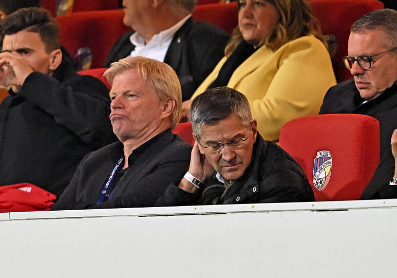 Oliver Kahn: Nachdenklich in Pilsen.