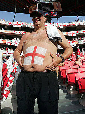 Am Dienstagabend trifft unsere Elf auf England, den Erzrivalen der deutschen Nationalmannschaft. Und diese Fans wollen wir nicht jubeln sehen!