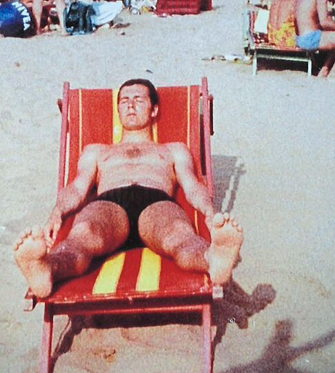 Bei &bdquo;unserem Urlaub in Riccione an der italienischen Adria im Juni 1968 fotografiert. Auch sehenswert!&ldquo;, schreibt uns AZ-Leserin Rosemarie Popp zu diesem Foto, das Franz Beckenbauer beim Sonnenbaden zeigt.
