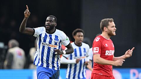 Herthas Aka Wilfriede Kanga bejubelt den Treffer zum 1:0 gegen den 1. FC Köln.