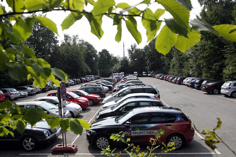Auf einem Parkplatz in Witten fand am Mittwoch eine Sexorgie statt. (Symbolbild)