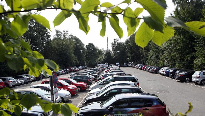Auf einem Parkplatz in Witten fand am Mittwoch eine Sexorgie statt. (Symbolbild) Auf einem Parkplatz in Witten fand am Mittwoch eine Sexorgie statt. (Symbolbild)