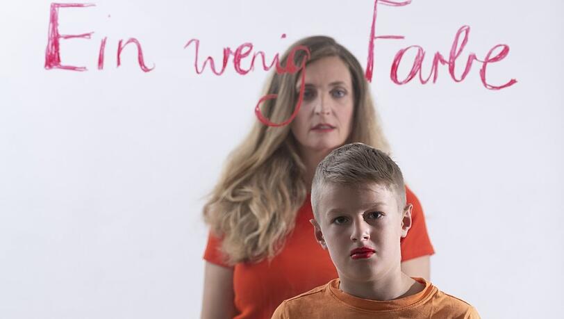 Annette Lubosch spielt die Solorolle in "Ein wenig Farbe", nämlich Klaus, der endlich zu Helena wird.