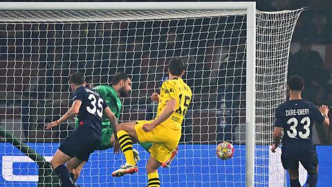 Traf per Kopf zur Dortmunder Führung: Mats Hummels (M).