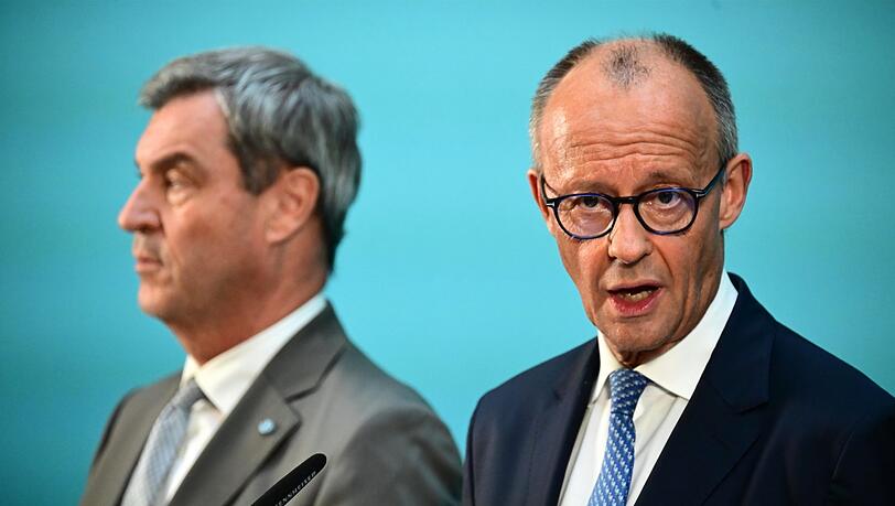 Ersetzt der eine vielleicht irgendwann doch den anderen? Markus Söder (l., CSU), Ministerpräsident von Bayern, und Bundeskanzler Friedrich Merz (CDU). Ersetzt der eine vielleicht irgendwann doch den anderen? Markus Söder (l., CSU), Ministerpräsident von Bayern, und Bundeskanzler Friedrich Merz (CDU).