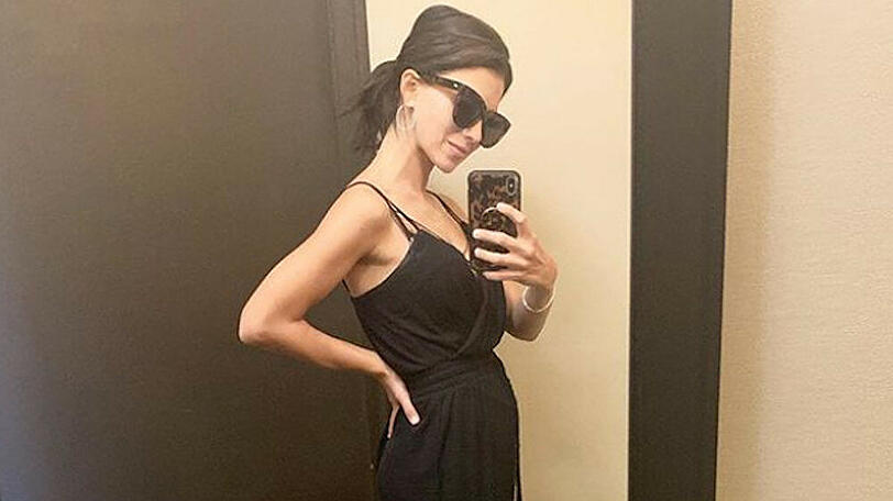 Hilaria Baldwin zeigt ihren Babybauch