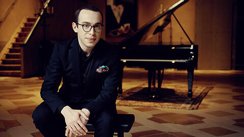 Der Pianist Nicolas Namoradze.