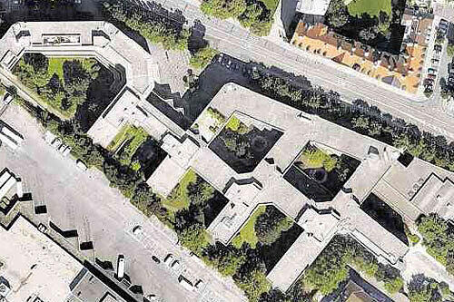 Mal eine andere Perspektive: So schaut die Münchner Arbeitsagentur an der Kapuzinerstraße von oben aus. Bald zieht sie aus.