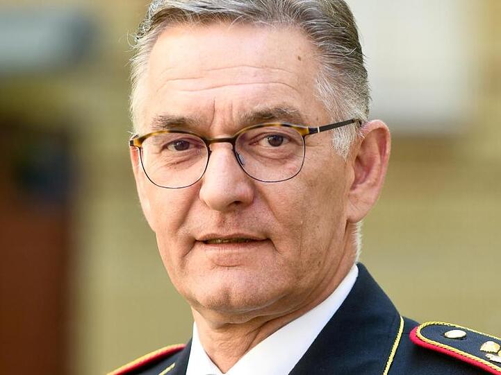 Hartmut Ziebs hatte sich als Präsident des Deutschen Feuerwehrverbandes gegen "rechtsnationale Tendenzen" ausgesprochen.
