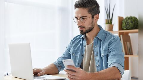 Multitasking während der Arbeitszeit führt häufig zu Leistungsabfall.