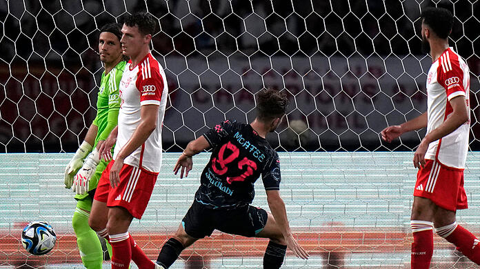 Manchester City führt gegen den FC Bayern.