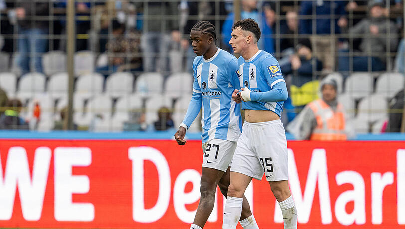 Mansour Ouro-Tagba (li.) und Michael Glück zählen zu den Shootingstars in dieser Saison. Doch wie oft werden die beiden Junglöwen noch im Sechzger-Trikot auflaufen?