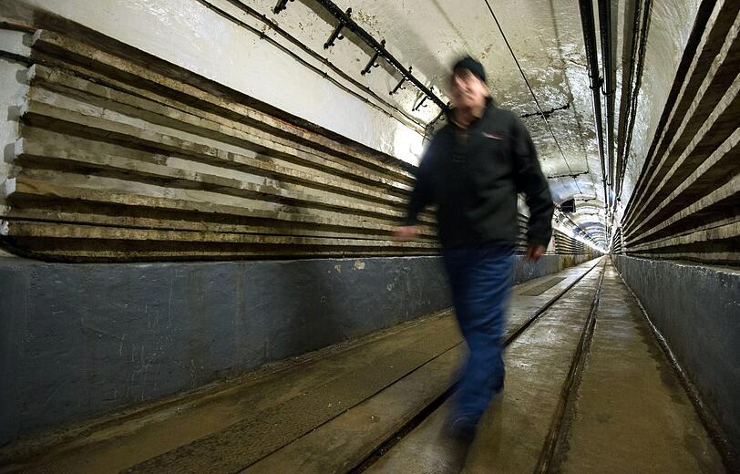 Besonders skurill ist es in Hunspach (Frankreich): Im elsässischen Fort de Schoenenbourg steht ein Bunker geöffnet. Die Betonfestung beitet allen Ängstlichen, Schutz vor dem vorausgesagten Weltuntergang.