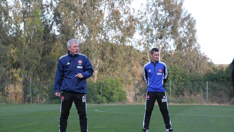 Das FCN-Trainerduo Michael Wiesinger (r.) und Armin Reutershahn wird auch im kommenden Jahr die Verantwortung für die Profimannschaft übernehmen. Das FCN-Trainerduo Michael Wiesinger (r.) und Armin Reutershahn wird auch im kommenden Jahr die Verantwortung für die Profimannschaft übernehmen.