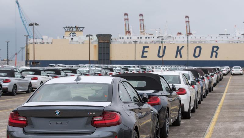 In China, wo der BMW-Konzern ein Viertel seiner Autos verkauft, stieg die Nachfrage im März um 12,5 Prozent. In China, wo der BMW-Konzern ein Viertel seiner Autos verkauft, stieg die Nachfrage im März um 12,5 Prozent.