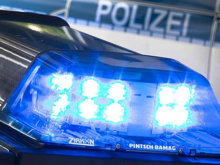 In München hat ein Mann mit einer Wolfsmaske eine Elfjährige vergewaltigt.
