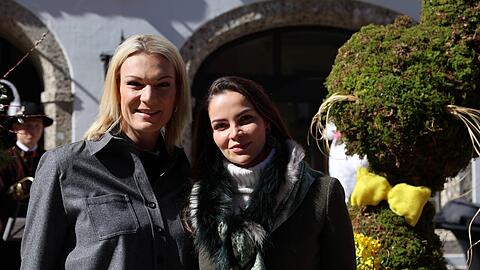 Maria Höfl-Riesch und Mary-Ann Schoeller in Kitzbühel.