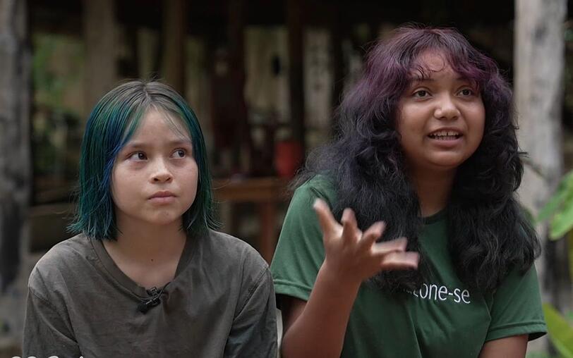 Naomi (links) und Luna, die Töchter des ungleichen Paares, sind der ganze Stolz ihrer Eltern. Naomi (links) und Luna, die Töchter des ungleichen Paares, sind der ganze Stolz ihrer Eltern.