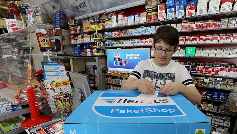 Beim Paketdienst Hermes müssen Kunden sich auf steigende Versandkosten einstellen. Beim Paketdienst Hermes müssen Kunden sich auf steigende Versandkosten einstellen.