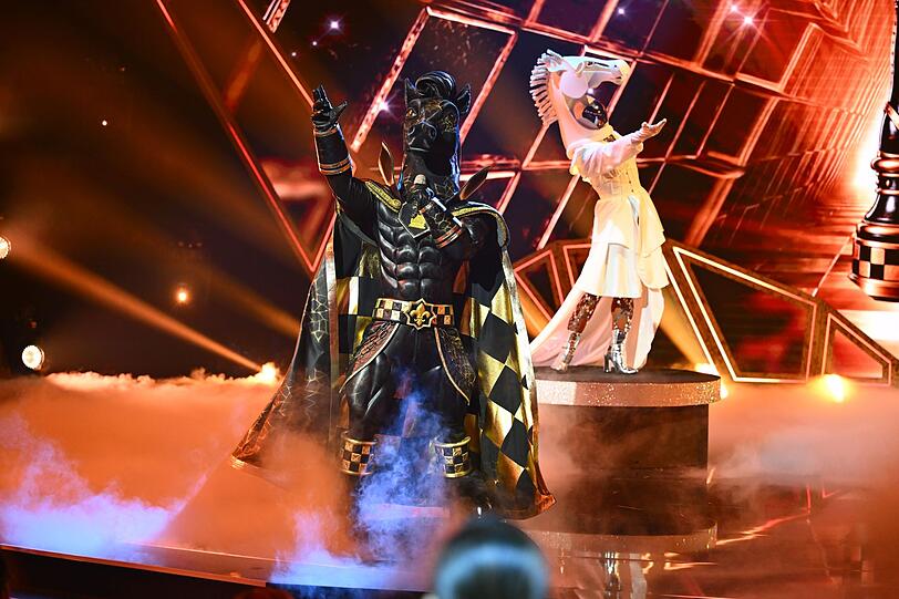P.S., die Schachfigur mit dem Sixpack, qualifizierte sich als Erster für das Finale am kommenden Mittwoch. P.S., die Schachfigur mit dem Sixpack, qualifizierte sich als Erster für das Finale am kommenden Mittwoch.