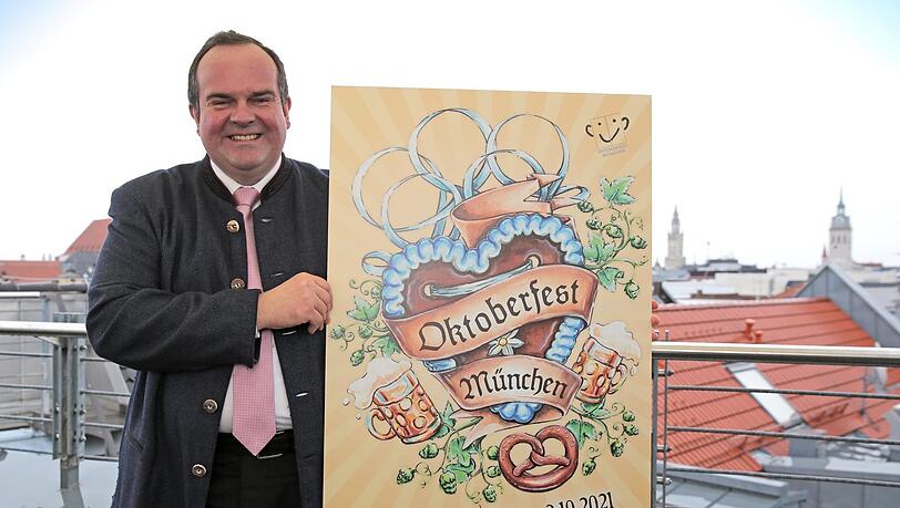 Bester Laune: Wiesn-Chef Clemens Baumgärtner dieser Tage bei der Vorstellung des Plakats fürs Oktoberfest 2021.