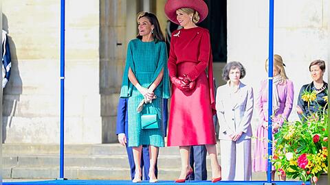 Die Königinnen Letizia und Máxima überstrahlen alle in Amsterdam.