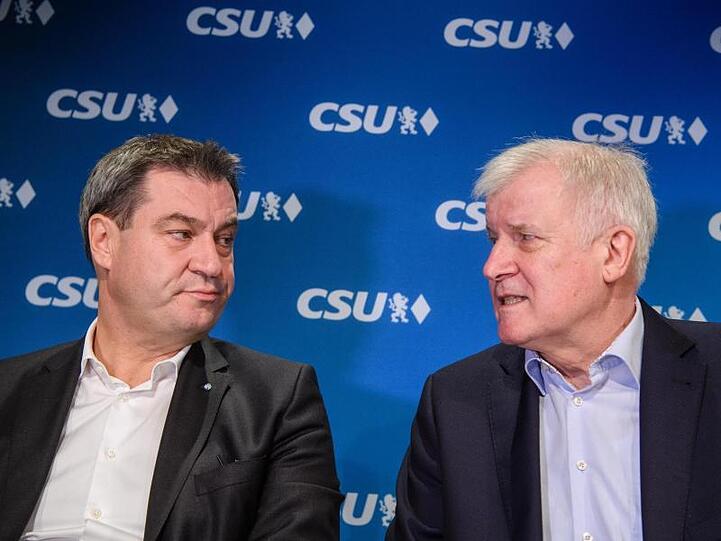 Markus Söder (CSU), Ministerpräsident von Bayern, und Horst Seehofer, CSU-Vorsitzender und Bundesinnenminister. Foto: Matthias Balk/Archiv