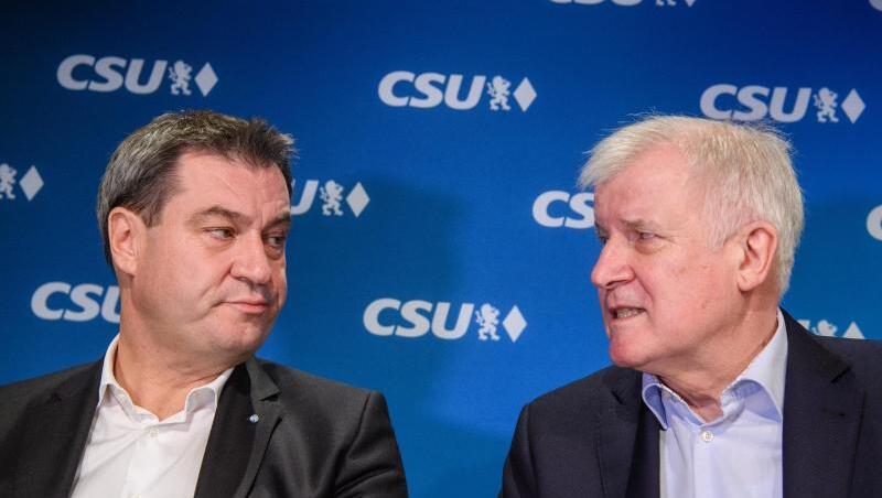 Markus Söder (CSU), Ministerpräsident von Bayern, und Horst Seehofer, CSU-Vorsitzender und Bundesinnenminister. Foto: Matthias Balk/Archiv