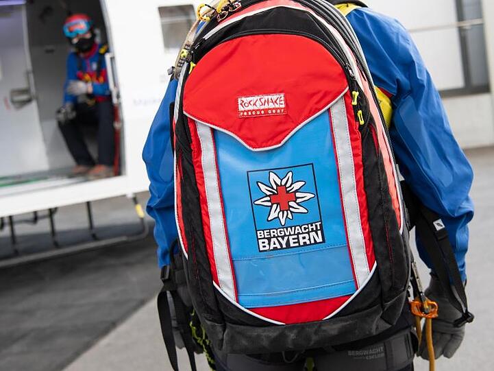 Mitglieder der Bergwacht Bayern im Ausbildungszentrum der Bergwacht. Foto: Sven Hoppe/dpa/Archivbild