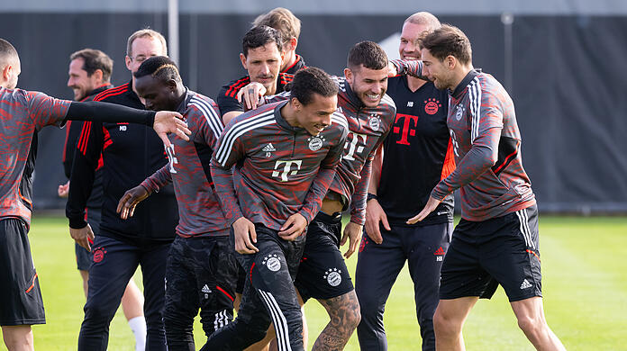 Gut gelaunt beim Abschlusstraining: Die Stars des FC Bayern.