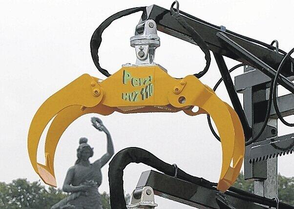 Vor der Bavaria stehen jetzt die Monster-Maschinen.