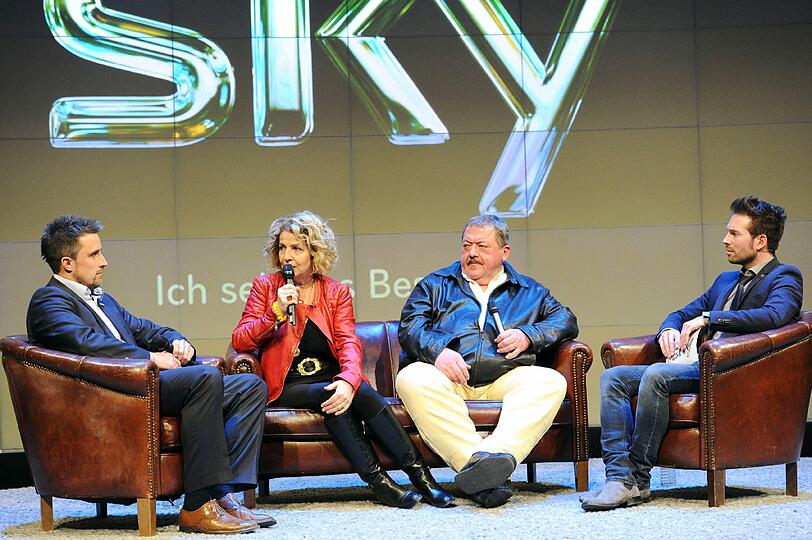 Markus Kraus ( Leiter der Mordkommissionen Polizeipräsidium München), Michaela May, Joseph Hannesschläger Sebastian Höffner im Gespräch.