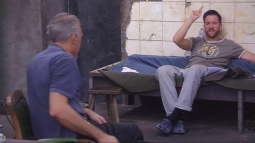 Gefühlsausbruch vom Wendler im Keller: Der Schlagerstar zeigt sich gerührt von den Aussagen seiner Mitbewohner.