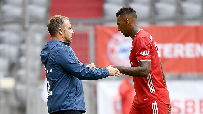 Vertrauensverhältnis: Trainer Hansi Flick setzt voll auf Jérôme Boateng (r.) und hofft auf dessen Vertragsverlängerung.