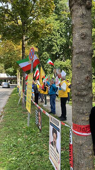 Demonstration vor dem iranischen Generalkonsulat in München am Freitag, 23.9.2022