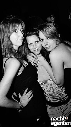 Live & Direct - HipHop meets Live Music! im Crux (Samstag 26.11.2011). Noch mehr Fotos sehen sie unter: www.nachtagenten.de.