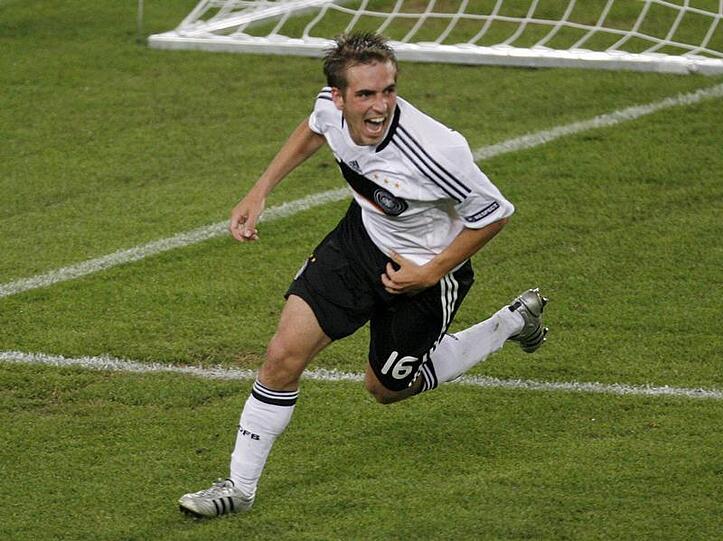 Philipp Lahm jubelt über sein Siegtor zum 3:2 gegen die Türkei