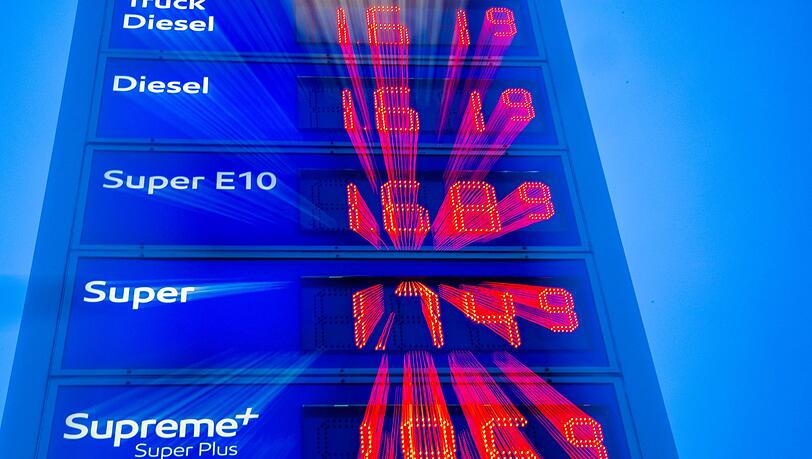 Tanken dürfte teurer werden mit dem steigenden CO2-Preis. Tanken dürfte teurer werden mit dem steigenden CO2-Preis.