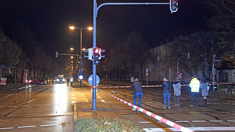 Die Fürstenrieder Straße war zur Unfallaufnahme mehrere Stunden gesperrt.