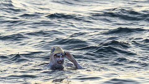 Dieses undatierte Foto zeigt die amerikanische Schwimmerin Sarah Thomas im Ärmelkanal.