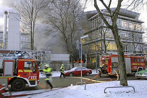 Die Münchner Feuerwehr hatte den Brand am Herzzentrum schnell unter Kontrolle.