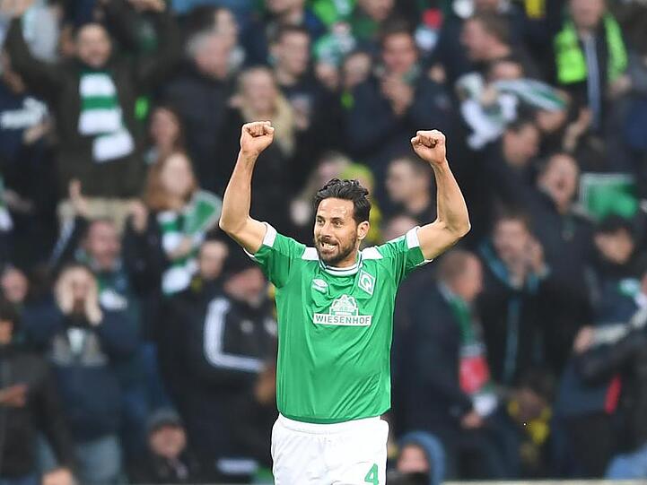 Claudio Pizarro verlässt mit 197 Treffern als zweitbester ausländischer Torschütze die Bundesliga.