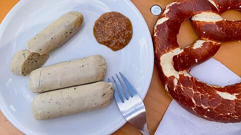 Höchst umstritten: Die veganen Würste, die es bei der diesjährigen Wiesn im Hofbräufestzelt gab.