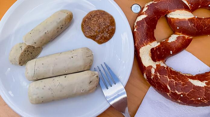 Höchst umstritten: Die veganen Würste, die es bei der diesjährigen Wiesn im Hofbräufestzelt gab.